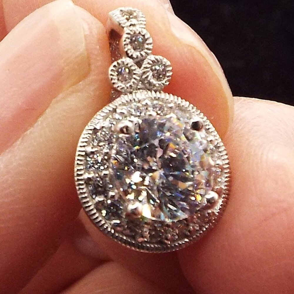 *NWOT* STERLING LARGE SOLITARE CRYSTAL SET WITH CRYSTAL HALO PENDANT 22
